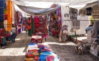 Sonntagsmarkt in Cannobio / I 